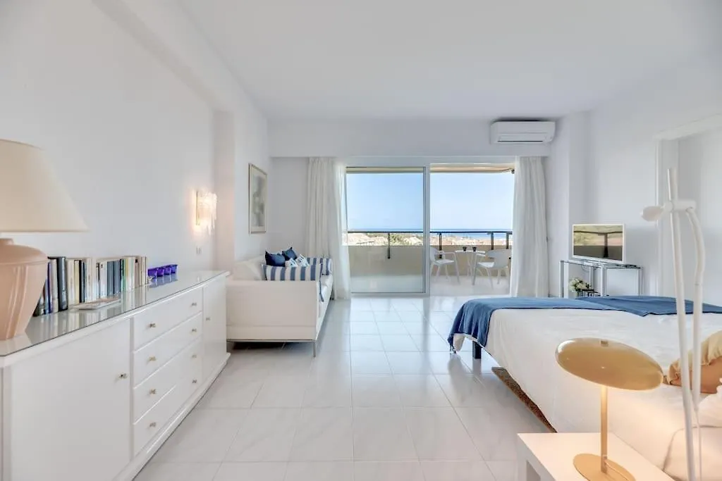 Charming Apartment With Sea Views Marbella